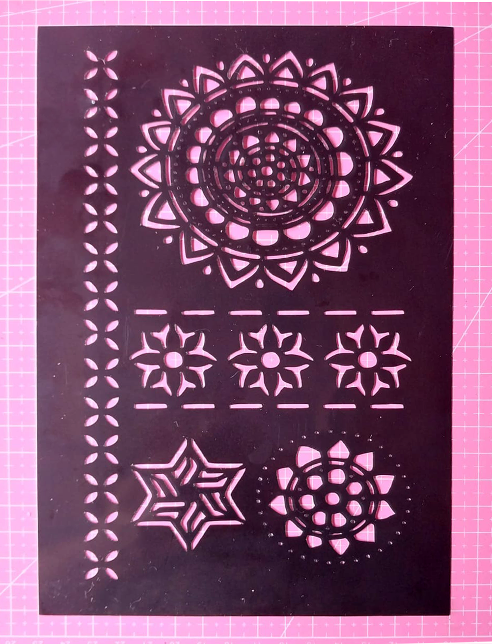 Stencil Mandala 14,5x21,5 cms (S109)